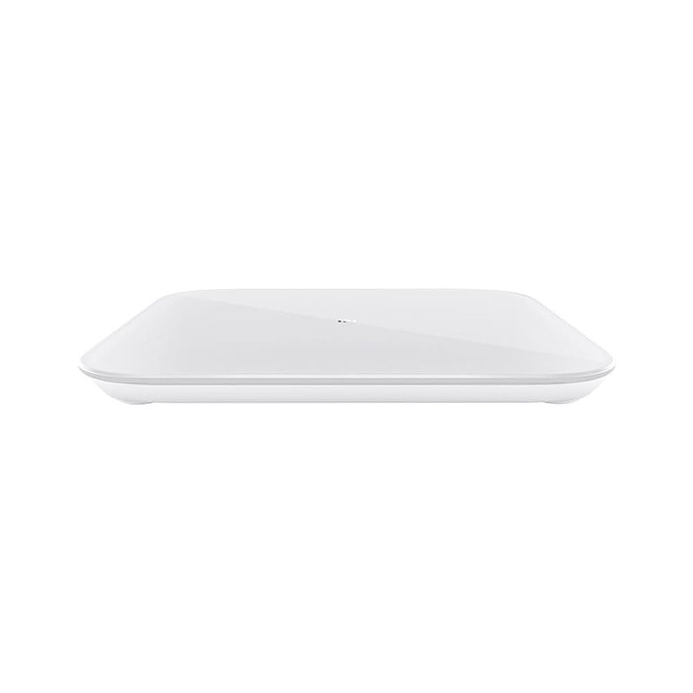 White rectangular plate on a white background