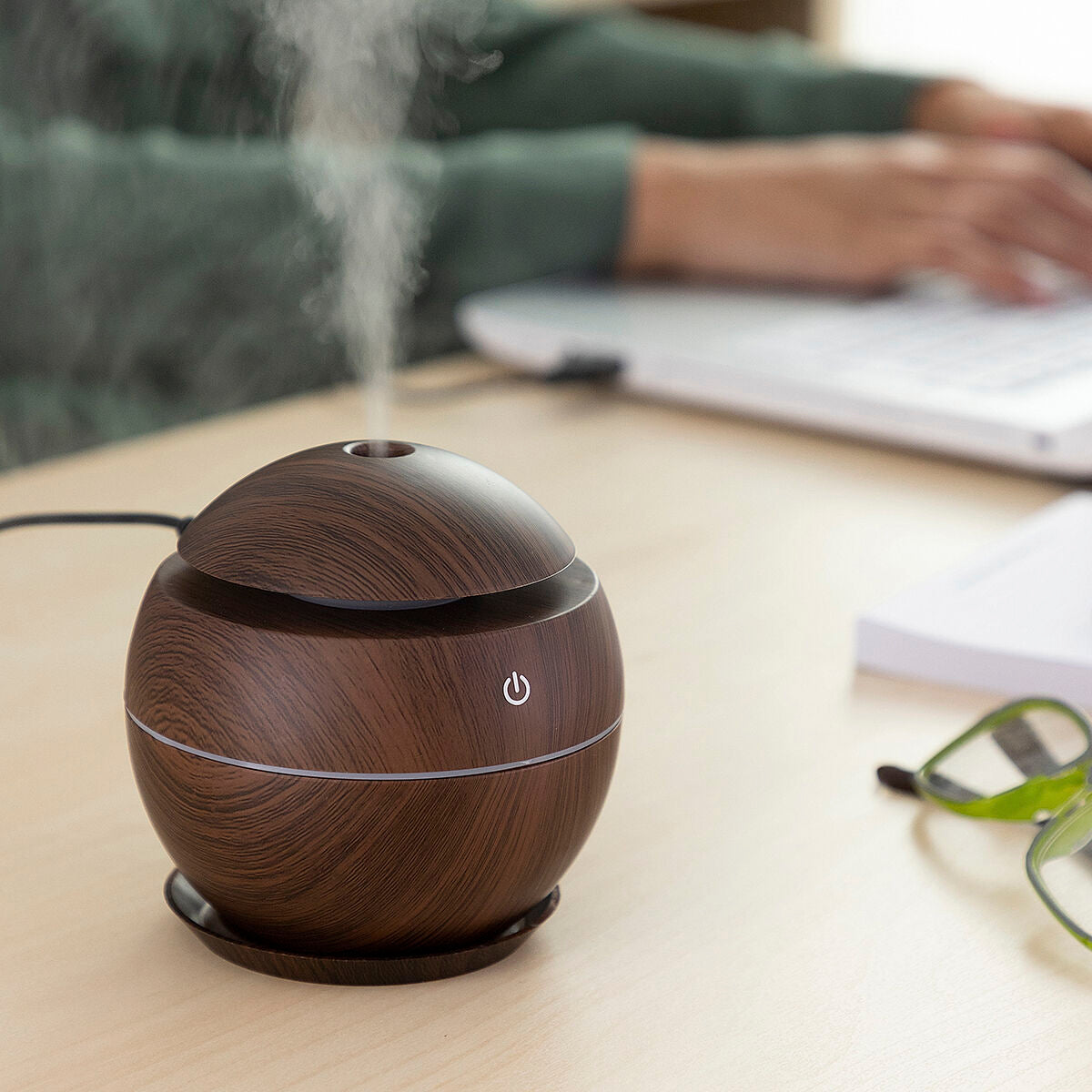 Aroma diffuser with backlight